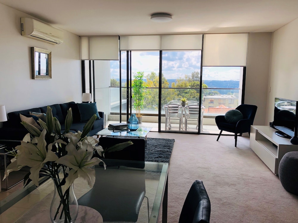 Wyndel Apartments - The Mint