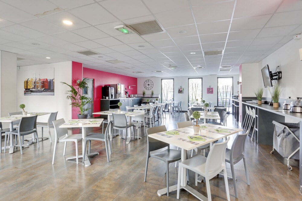 Breakfast area, All Suites Appart Hôtel Orly Rungis