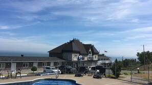 Piscine extérieure (ouverte en saison)