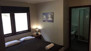 Blackout curtains, free WiFi