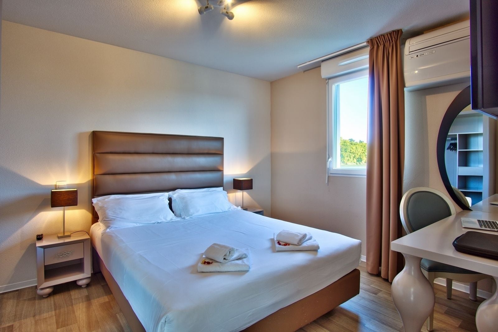 Adonis Hotel Bayonne in Lahonce, France
