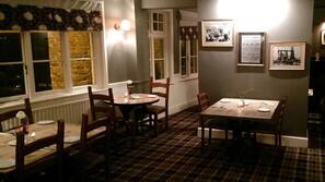 Lunch and dinner served, British cuisine