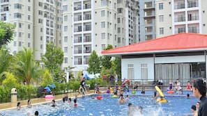 Outdoor pool, sun loungers