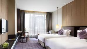 In-room safe, free WiFi