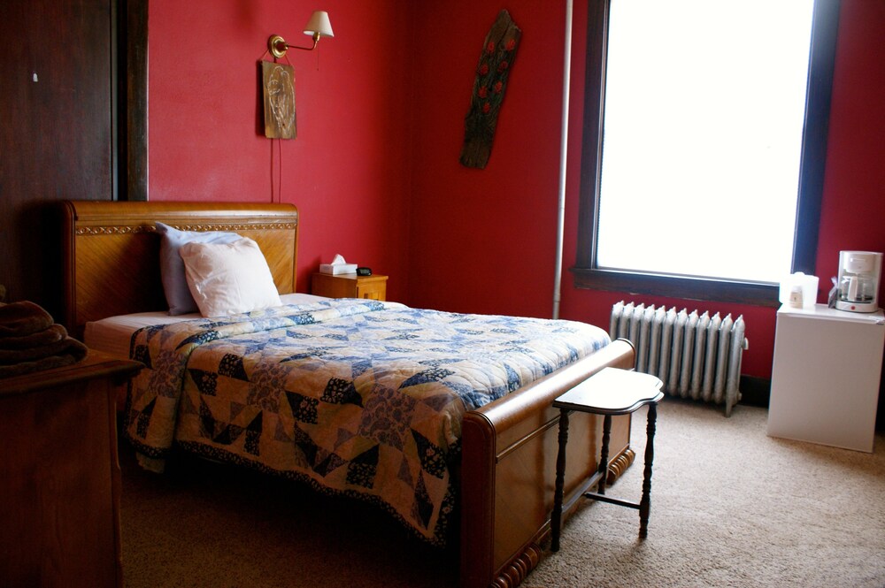 Higgins Hotel in Glenrock Best Rates & Deals on Orbitz