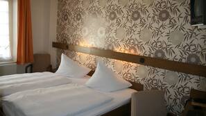 Couette en duvet d'oie, coffre-forts dans les chambres, bureau