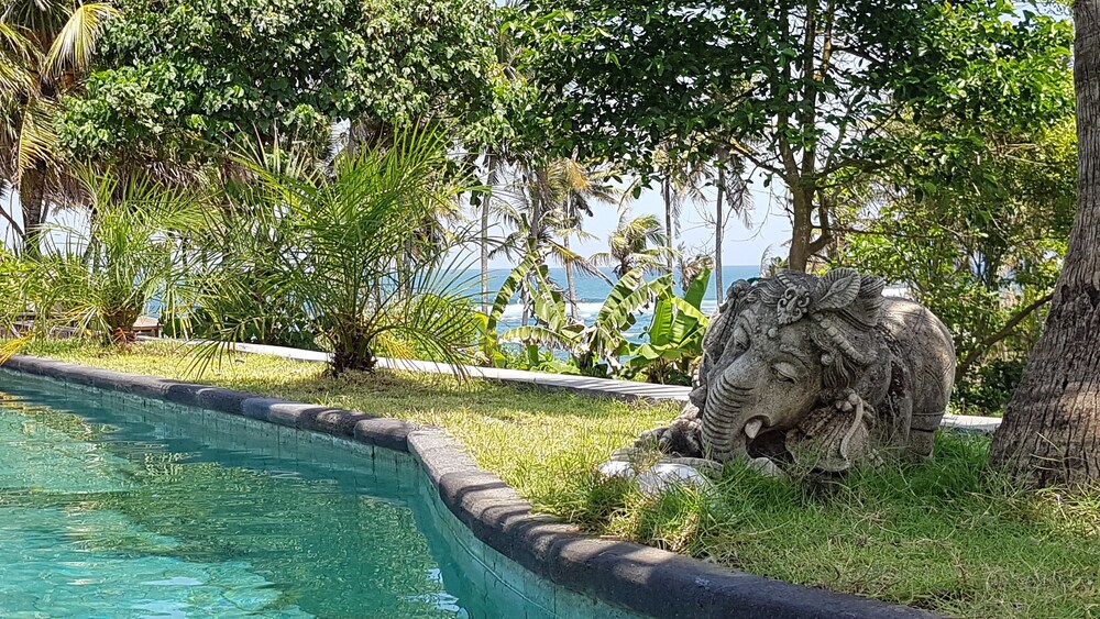 Sejuk Beach Villas In Cemagi Hotel Rates Reviews On Orbitz