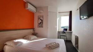 Bureau, chambres insonorisées, lits bébés (en supplément), Wi-Fi gratuit