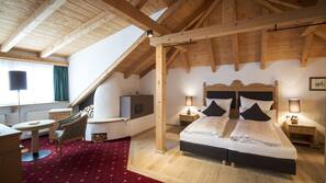 Hochwertige Bettwaren, Minibar, Zimmersafe, kostenloses WLAN