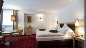 Hochwertige Bettwaren, Minibar, Zimmersafe, kostenloses WLAN