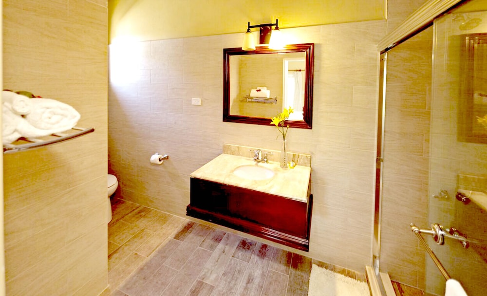 Starlight Chalet Health Spa Kingston Room Prices - 