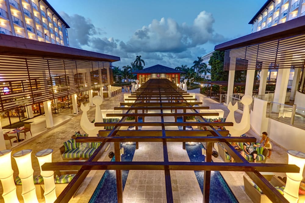 royalton white sands resort & spa all inclusive
