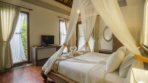 Down duvet, minibar, in-room safe, blackout curtains