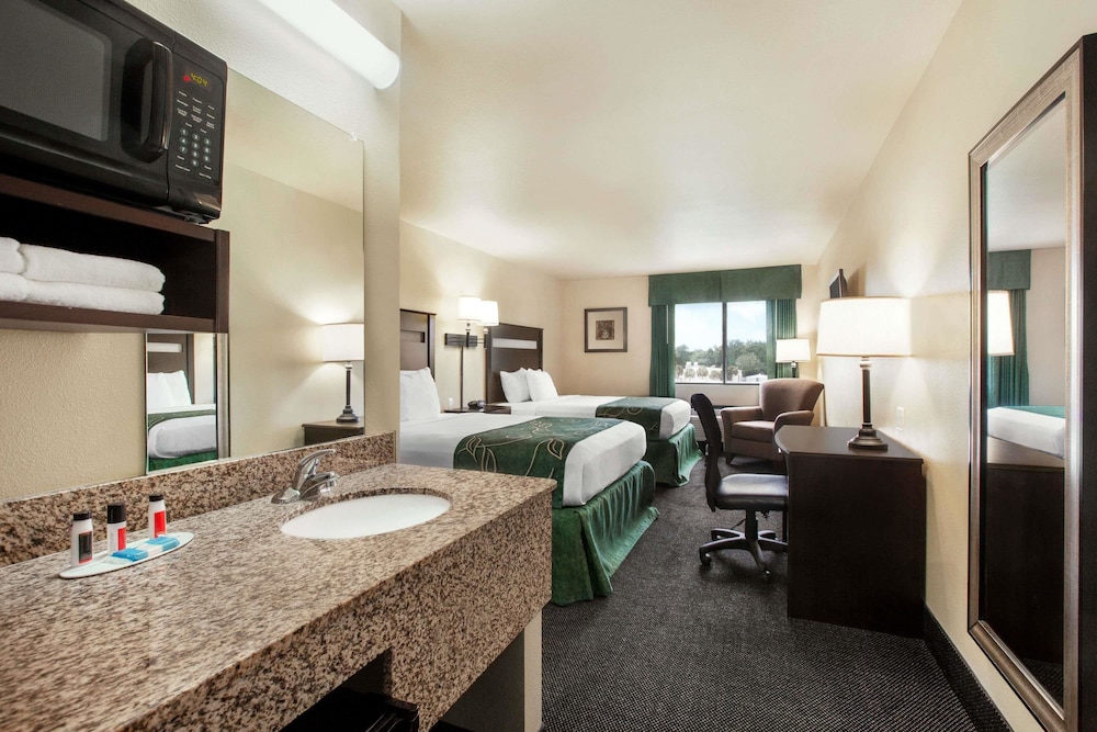 Room, Travelodge by Wyndham Livonia