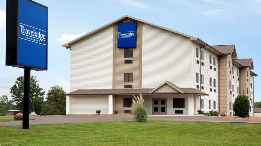 Travelodge by Wyndham Livonia