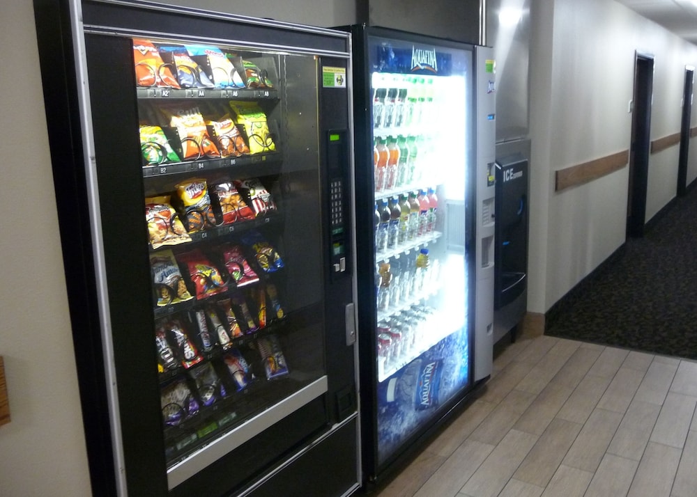 Vending machine, Travelodge by Wyndham Livonia