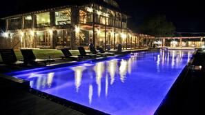 Indoor pool, 2 outdoor pools, sun loungers