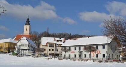 Hotel 365