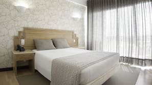 Cots/infant beds, rollaway beds, free WiFi, linens