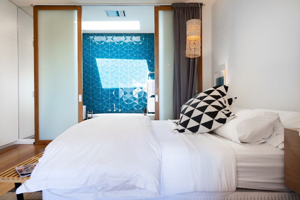 Aquabelle Apartments