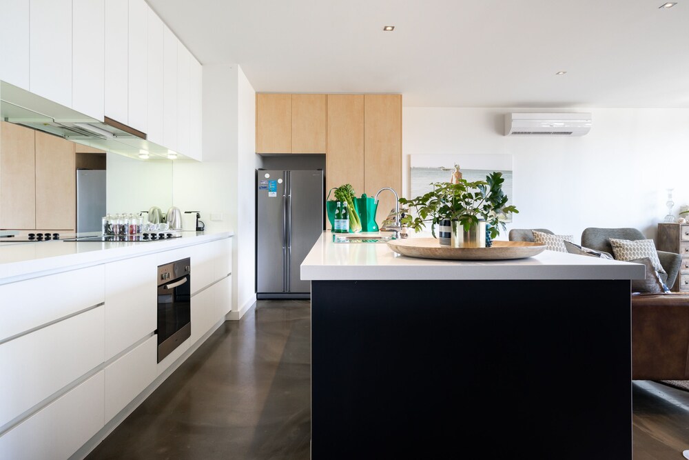 Aquabelle Apartments