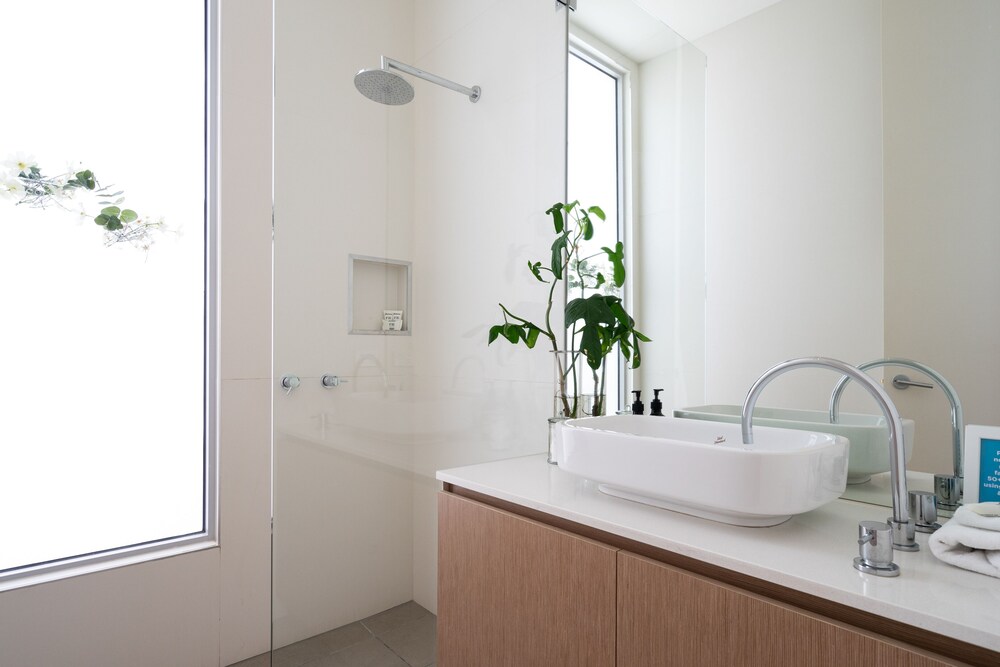 Aquabelle Apartments
