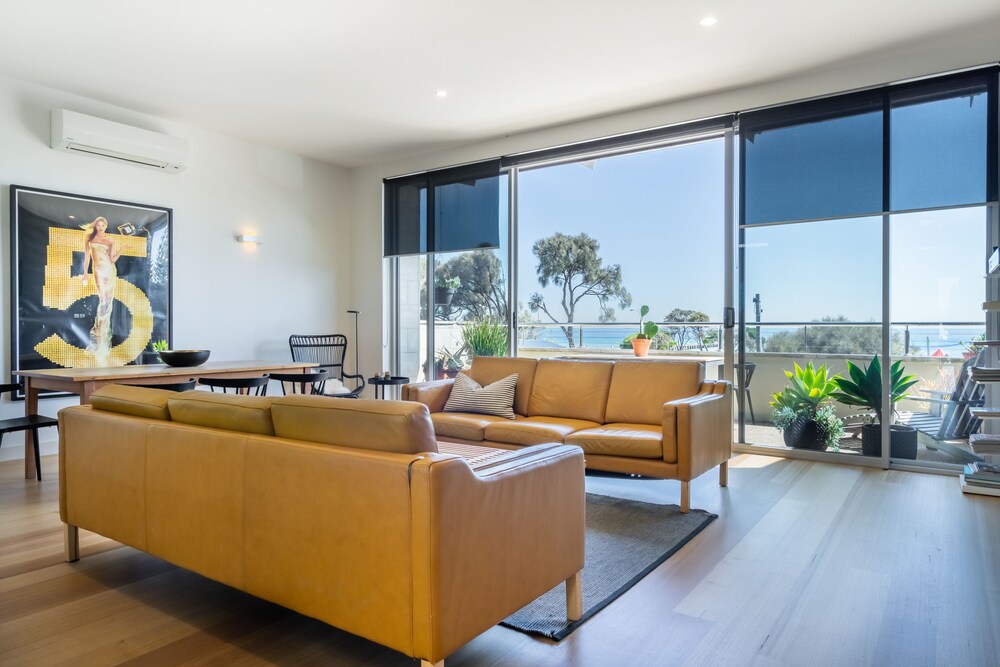 Aquabelle Apartments
