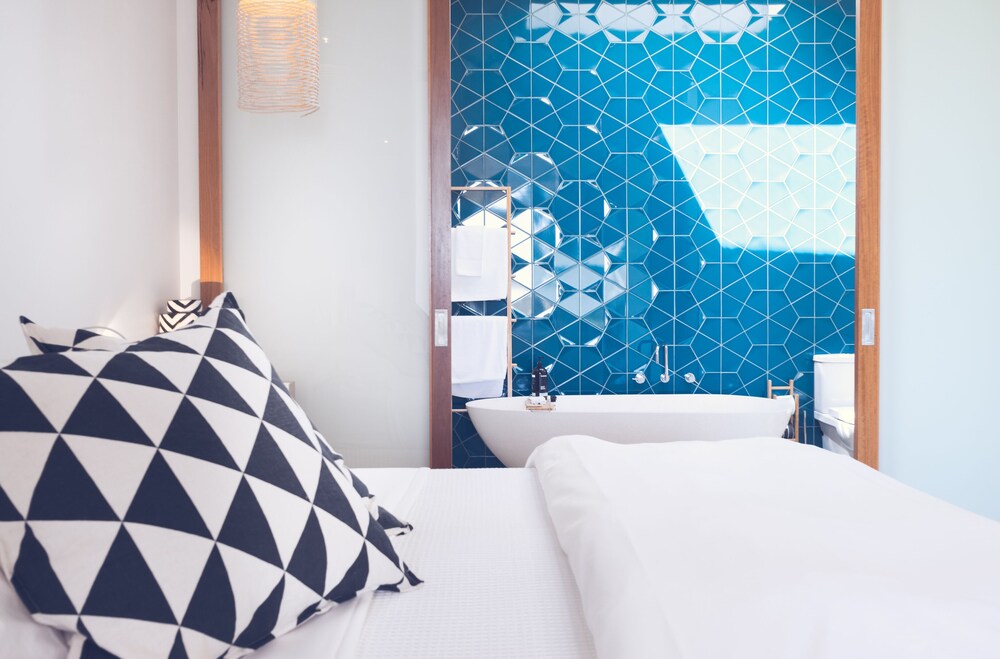 Aquabelle Apartments