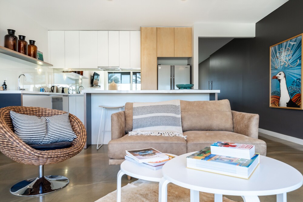 Aquabelle Apartments