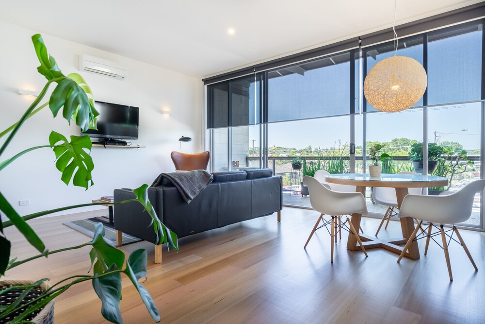 Aquabelle Apartments