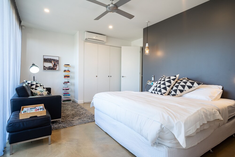 Aquabelle Apartments