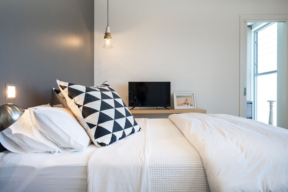Aquabelle Apartments