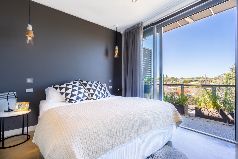 Aquabelle Apartments