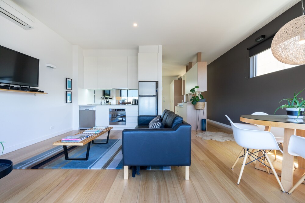 Aquabelle Apartments