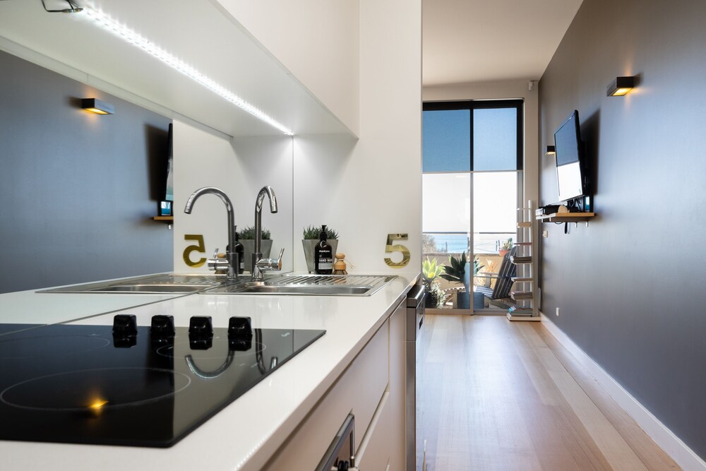 Aquabelle Apartments