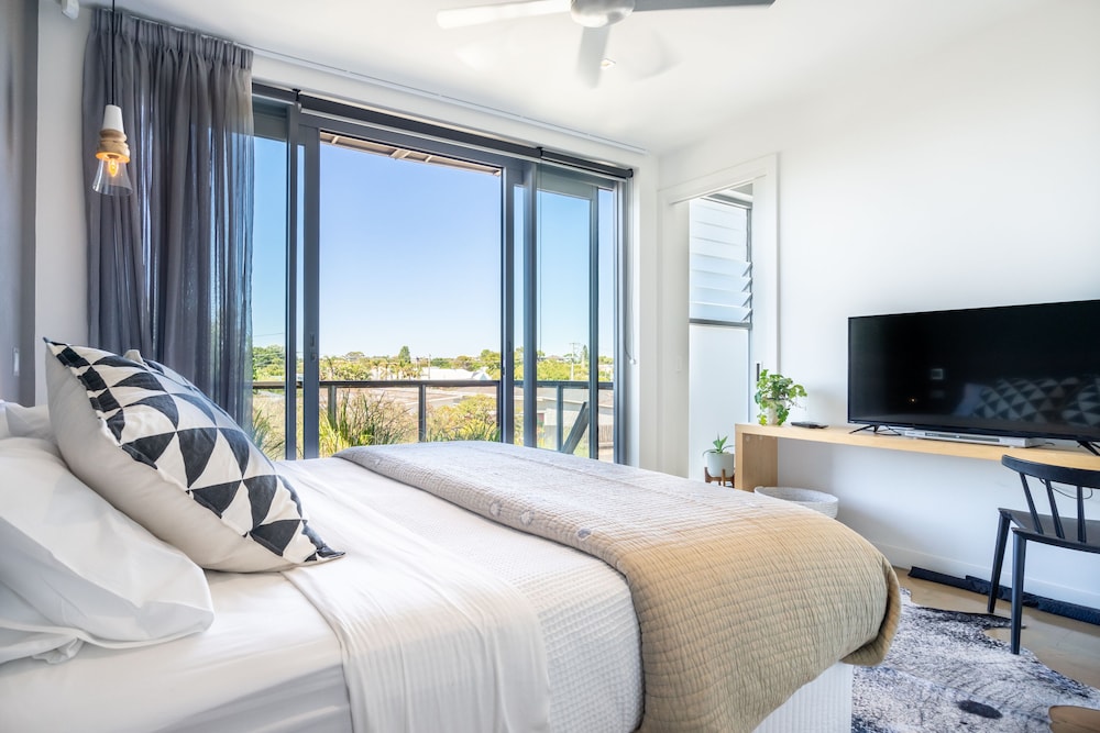 Aquabelle Apartments