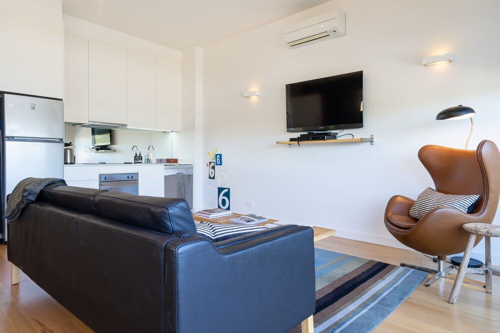 Aquabelle Apartments
