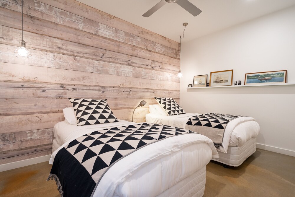 Aquabelle Apartments