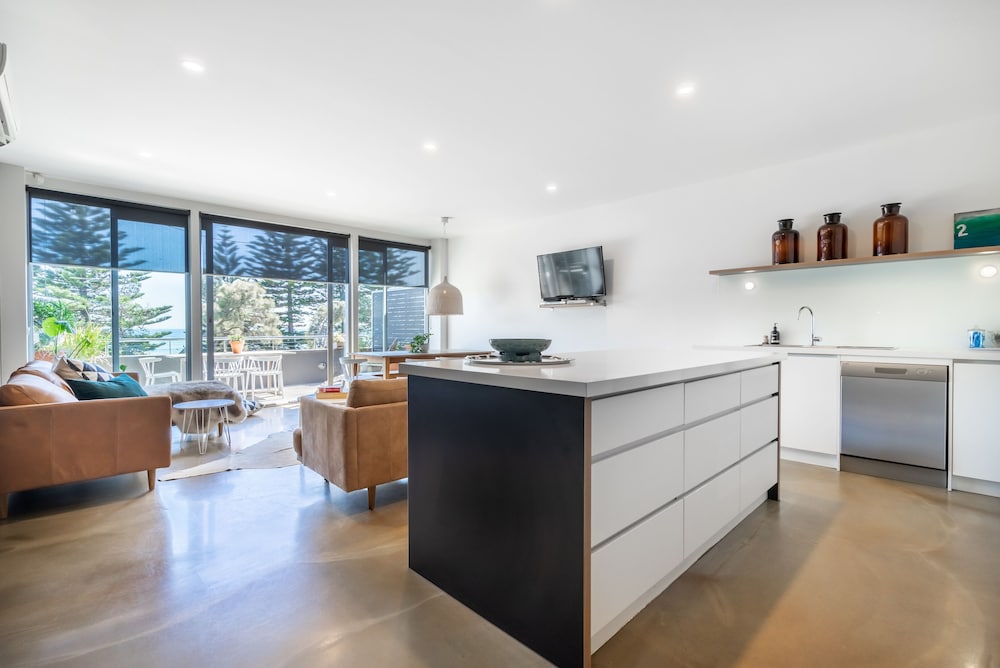 Aquabelle Apartments