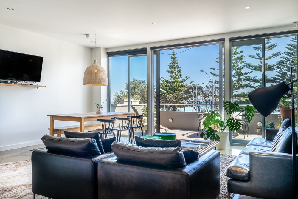 Aquabelle Apartments