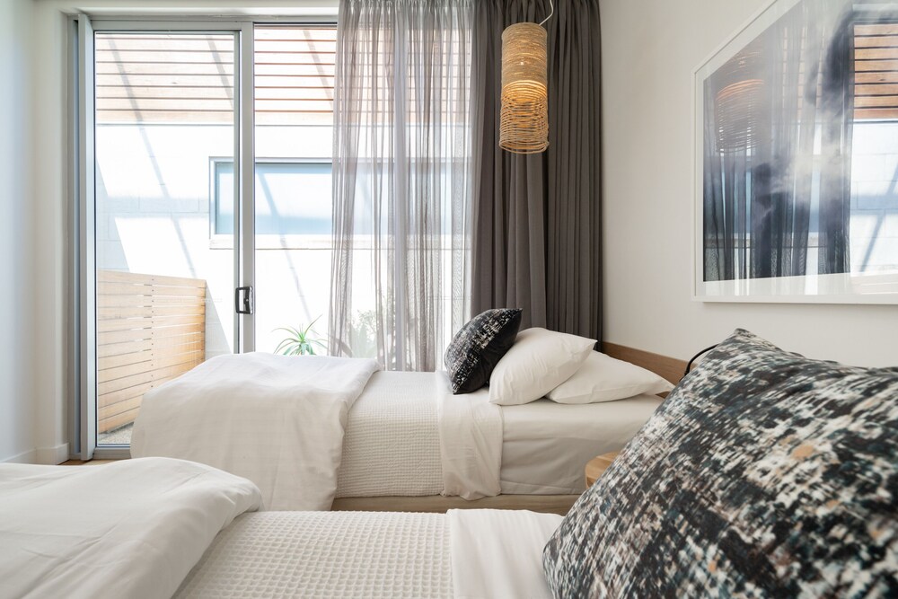 Aquabelle Apartments