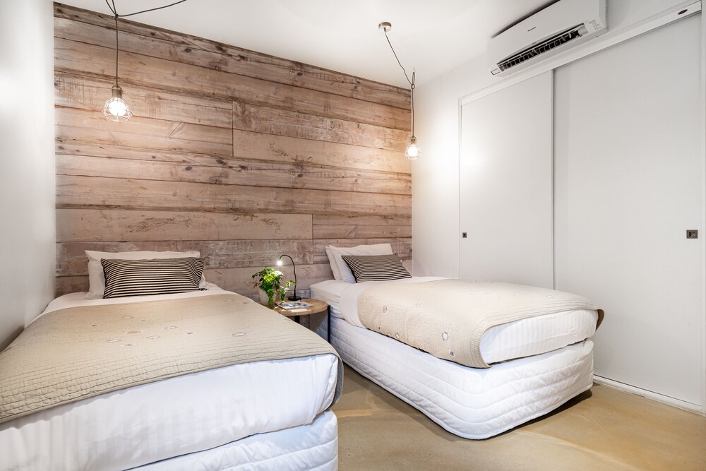 Aquabelle Apartments