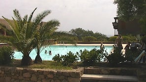 2 piscine all'aperto