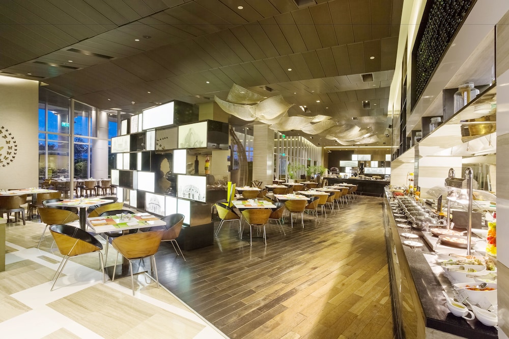 Holiday Inn New Delhi International Airport, an IHG Hotel in Delhi