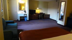 Desk, iron/ironing board, free WiFi