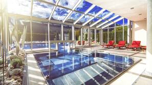 2 piscine coperte, piscina all'aperto, ombrelloni da piscina, lettini