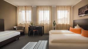 Decoración individual, escritorio, espacio para trabajar con un portátil