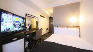 Down comforters, desk, blackout drapes, free WiFi