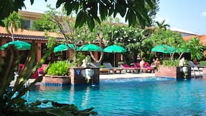 2 outdoor pools, pool umbrellas, pool loungers