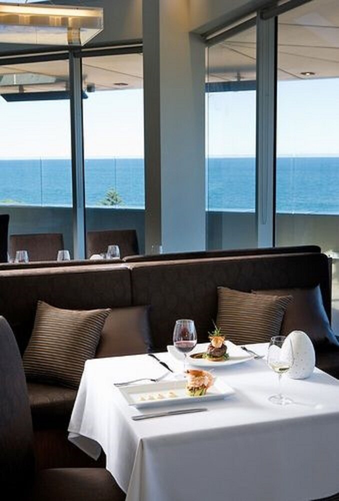 Restaurant, Beachfront Resort Torquay